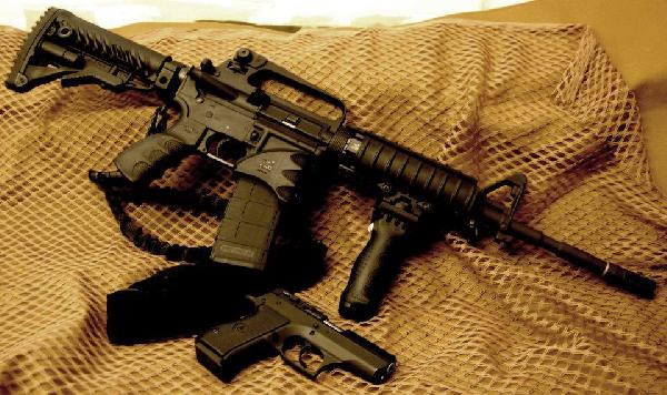 Накладка FAB Defense MWG на шахту магазина AR15-M16