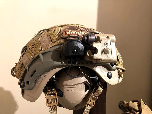 Оригінальне кріплення навушників на шолом 3M виробництва Швеції
