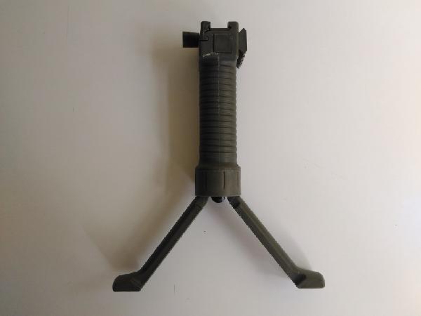 Рукоять переноса огня с выдвижными сошками  SNIPER BIPOD HANDLE OLIVE